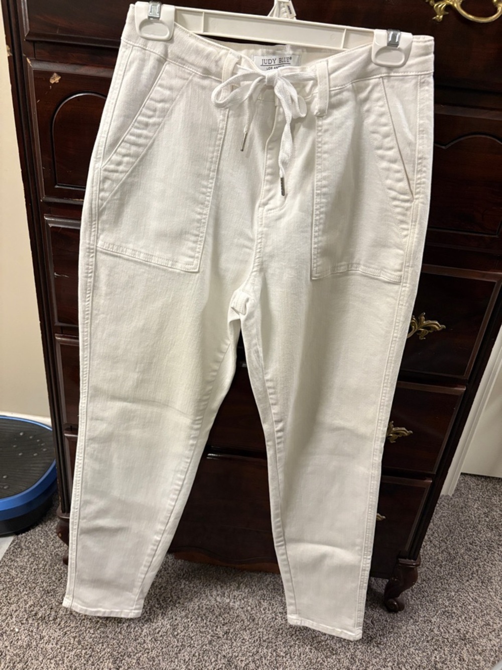 Judy Blue Off-White Drawstring Patch-Pocket Tapered Jeans